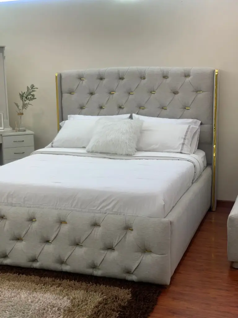 CAMA VALENTINA