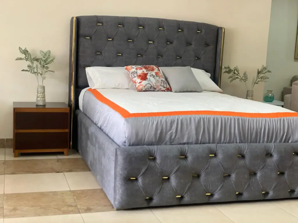 CAMA VALENTINA
