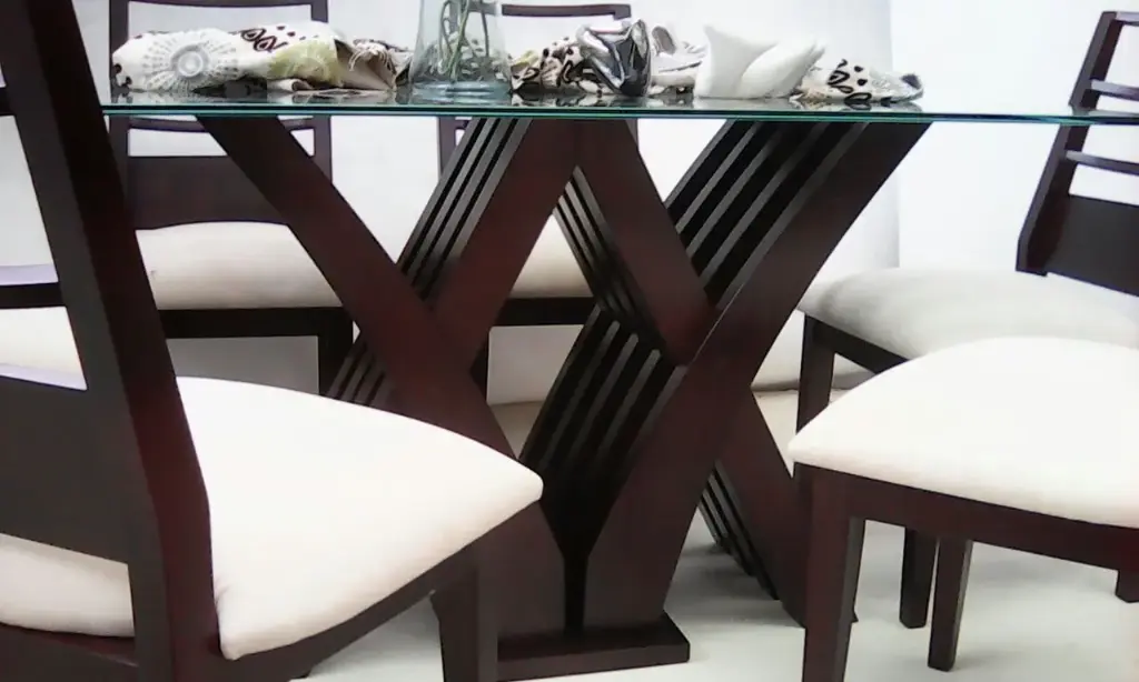 MESA DE COMEDOR KAROLINA