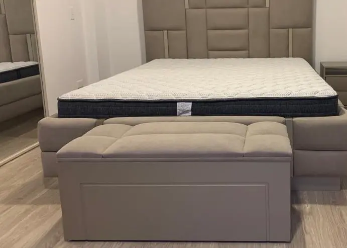 BANCO DE PIE (BAUL) MARVIN