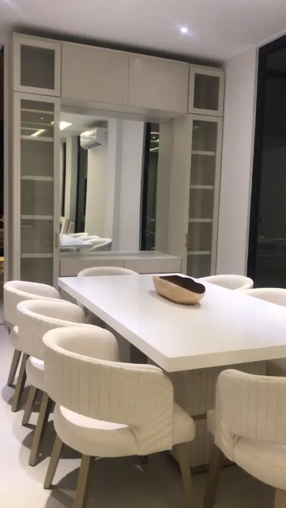 MESA DE COMEDOR VENECIA