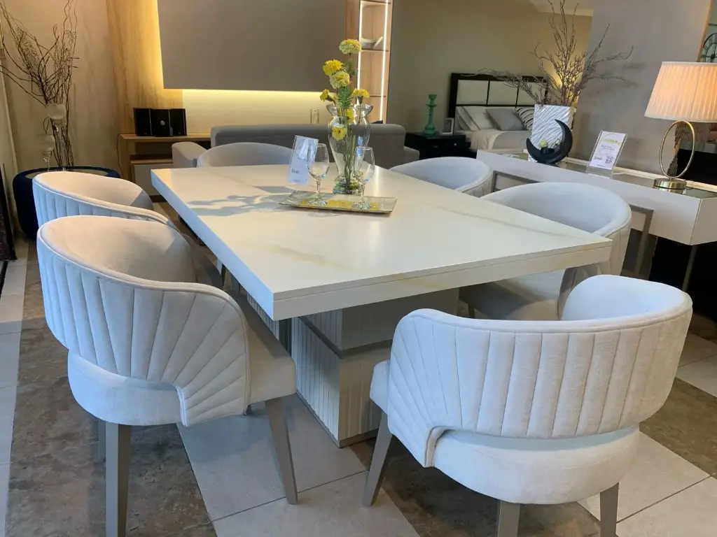 MESA DE COMEDOR VENECIA