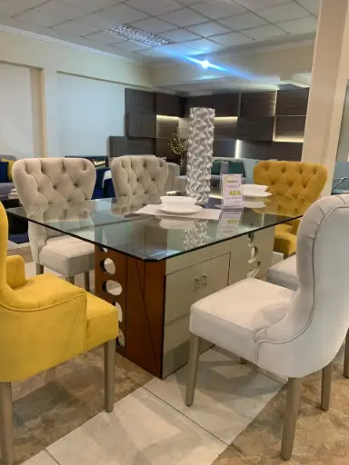 MESA DE COMEDOR ZOE